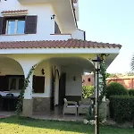 Domus Dams Oda ve Kahvaltı 3*