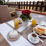 Oda ve Kahvaltı Domus Dams 3*