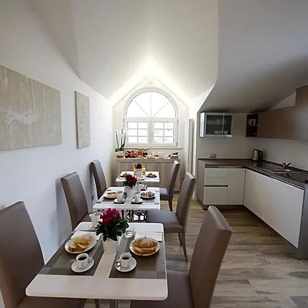 Domus Dams Bed & Breakfast 3*