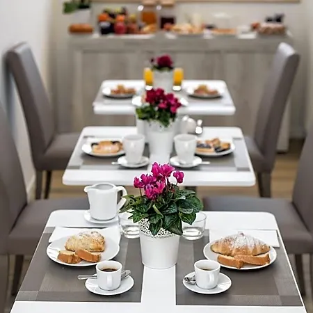 Domus Dams Bed & Breakfast 3*