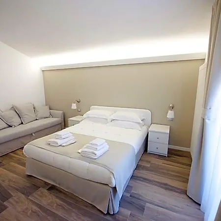 Domus Dams Bed & Breakfast 3*