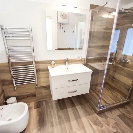 Domus Dams Bed & Breakfast 3*