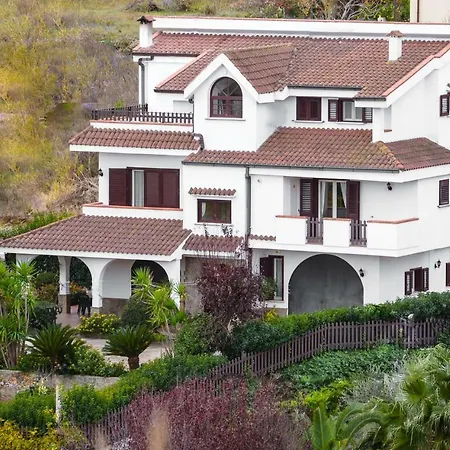 Domus Dams Bed & Breakfast *