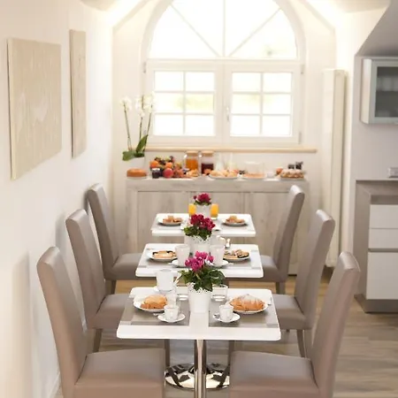 Domus Dams Bed & Breakfast